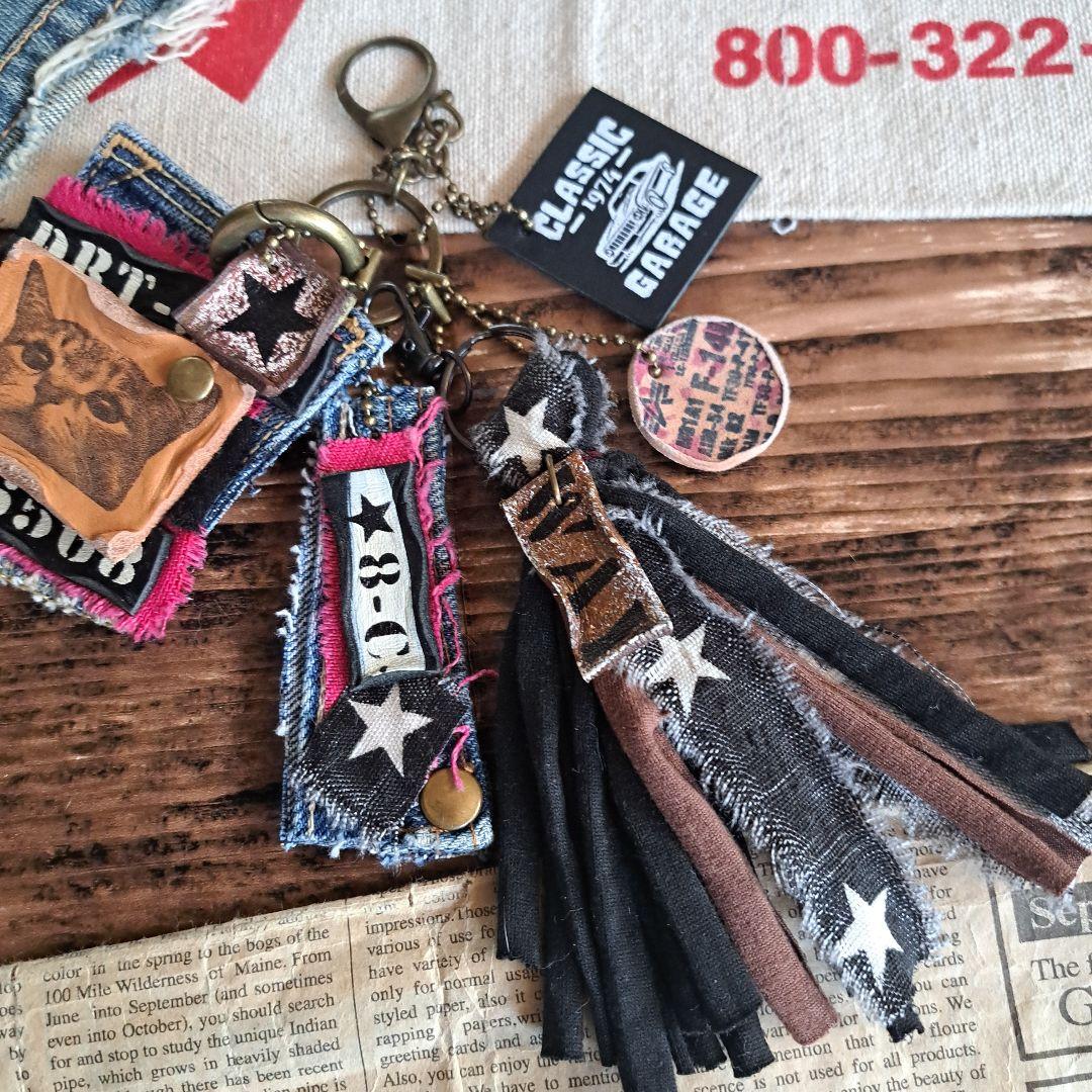 ★ショッキングピンクがかわいいcatsチャーム★