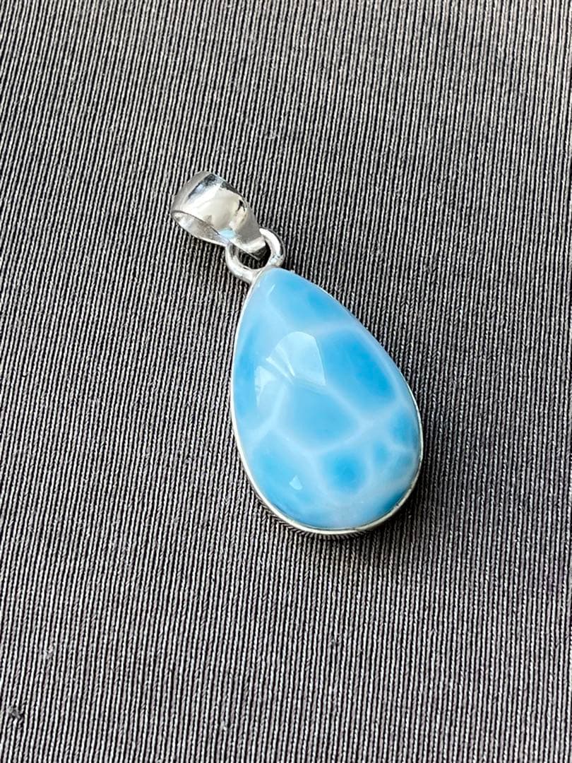 天然石ラリマー☆高品質！しずく型ペンダントトップ☆かめ模様が美しい！