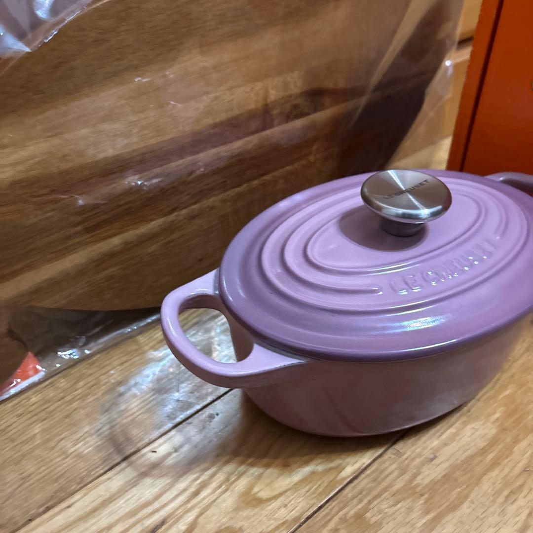 ルクルーゼ オーバル鍋 モーヴピンク 17cm &アカシアリーフウッド