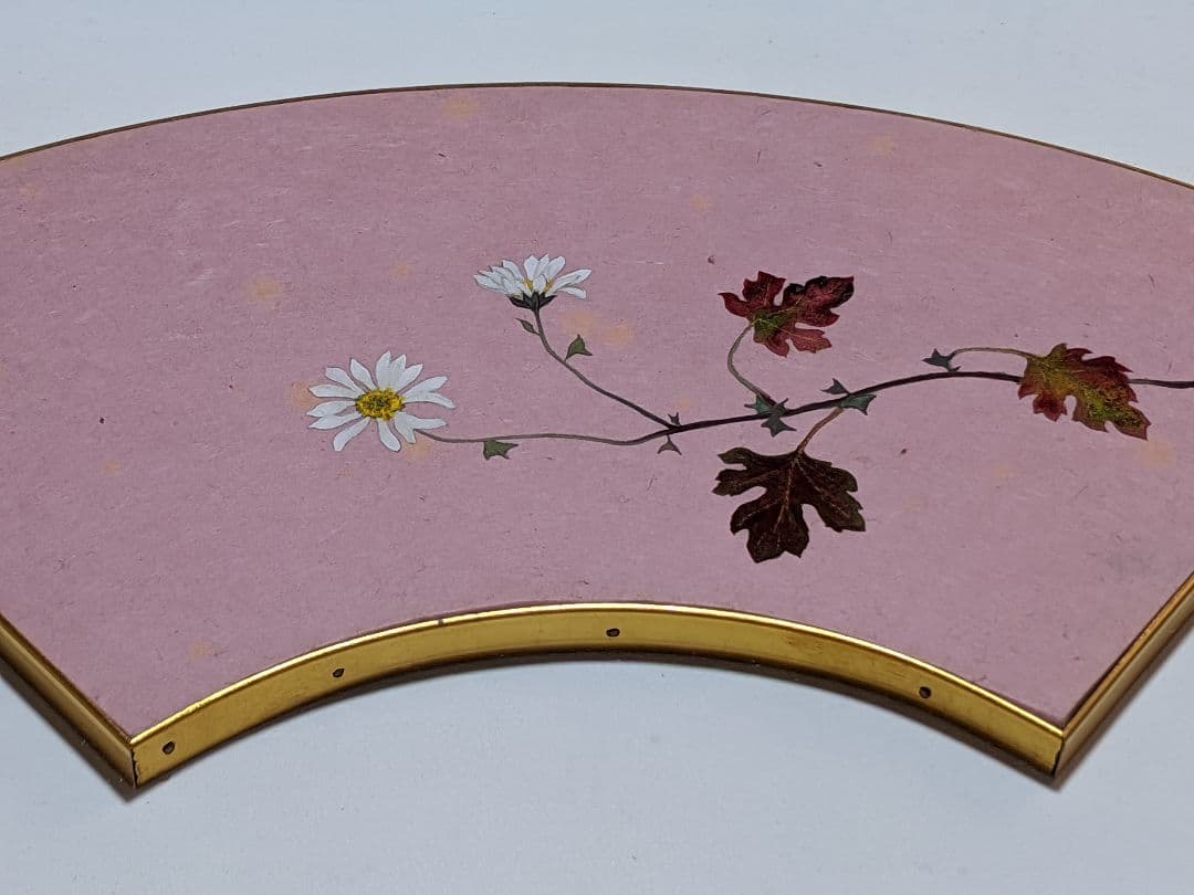 扇画「紅葉」下枯れの菊 寒菊 (日本画)