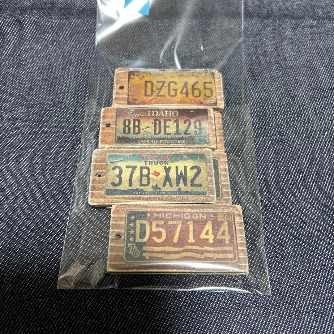 ウッドタグナンバープレート アトムさん