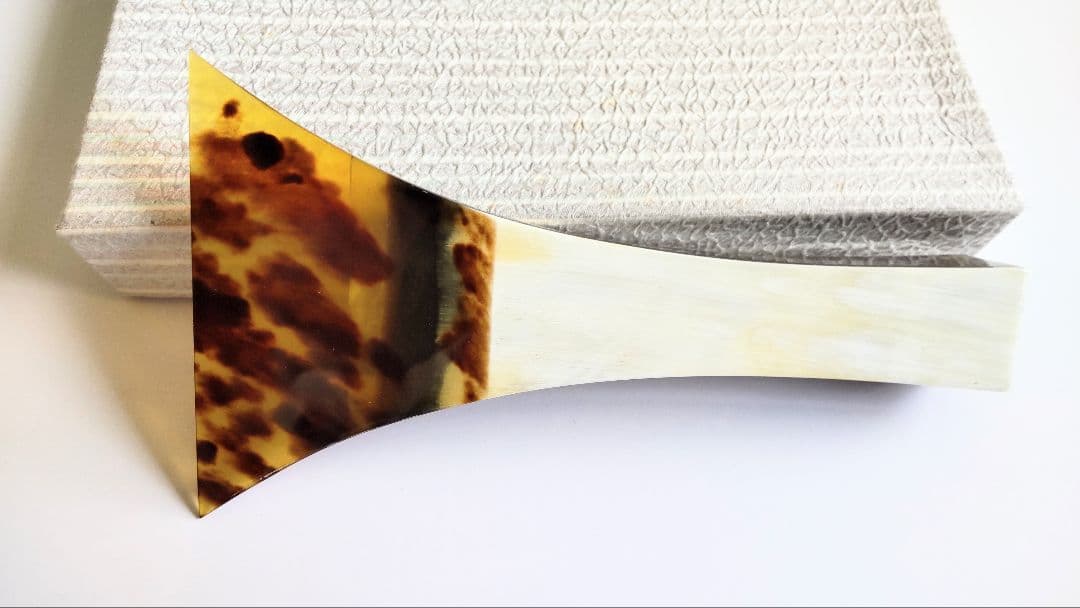 ゆはみ【新品・未使用】 希少最高級白水牛鼈甲撥です