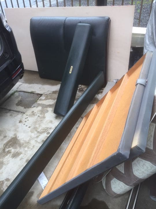 定価16万円した「シモンズ」の高級本革ベッド