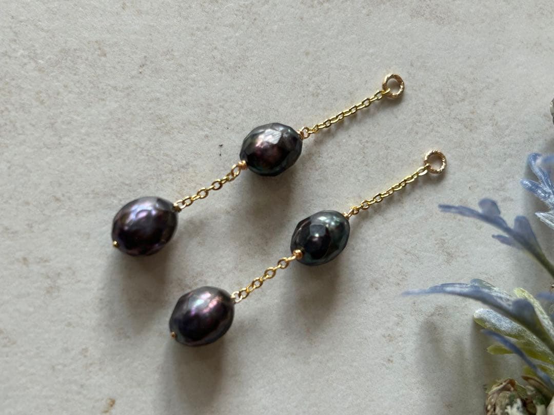 14KGF 淡水パール（ネイビー）の2連チャーム