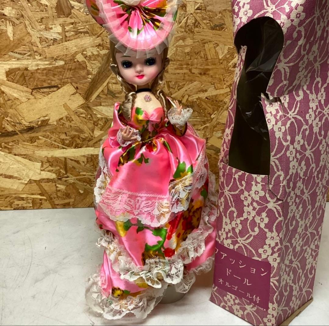 ファッションドール オルゴール付 可動良好 コレクション用(P13)