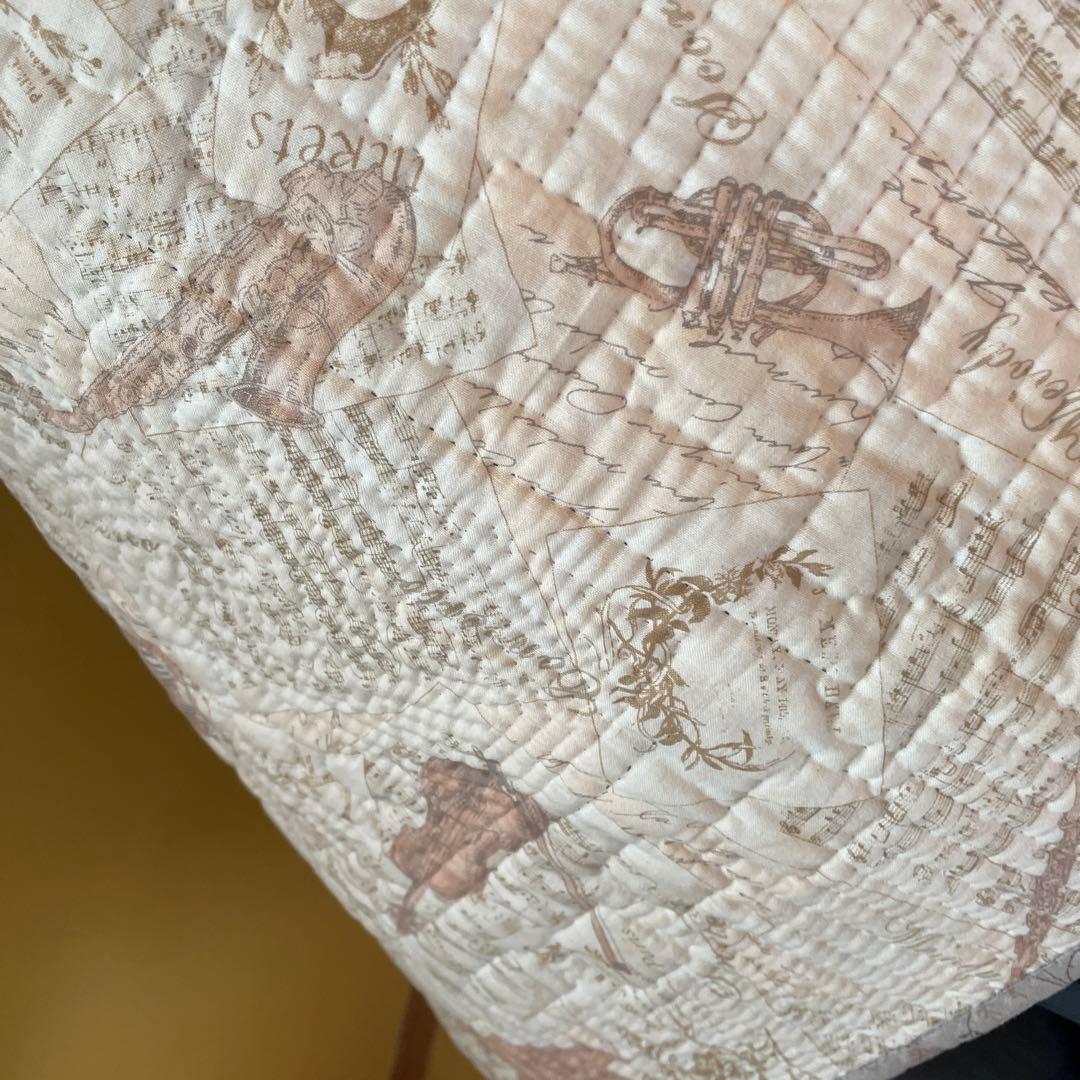 手作りパッチワークキルトの色んな壺のタペストリー - メルカリ