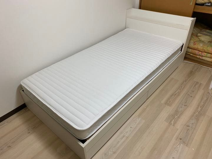 セミダブルベッド  マットレス無し