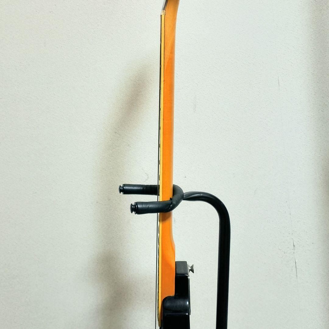 Monsty　FLYING V タイプ　エレキギター　　弦は新品に交換済み！