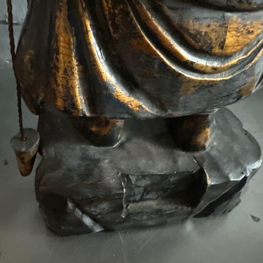 ヴィンテージ　迫力の木製彫刻 剣を持つ像