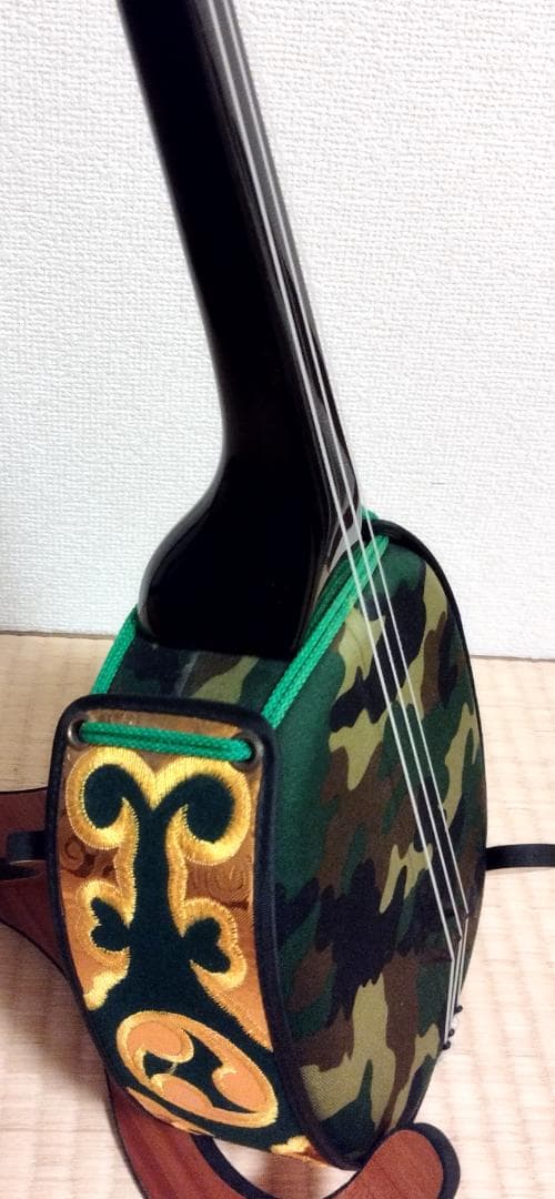 沖縄三線 パラシュート三線 迷彩柄 ツメ・チューナー付き - メルカリ