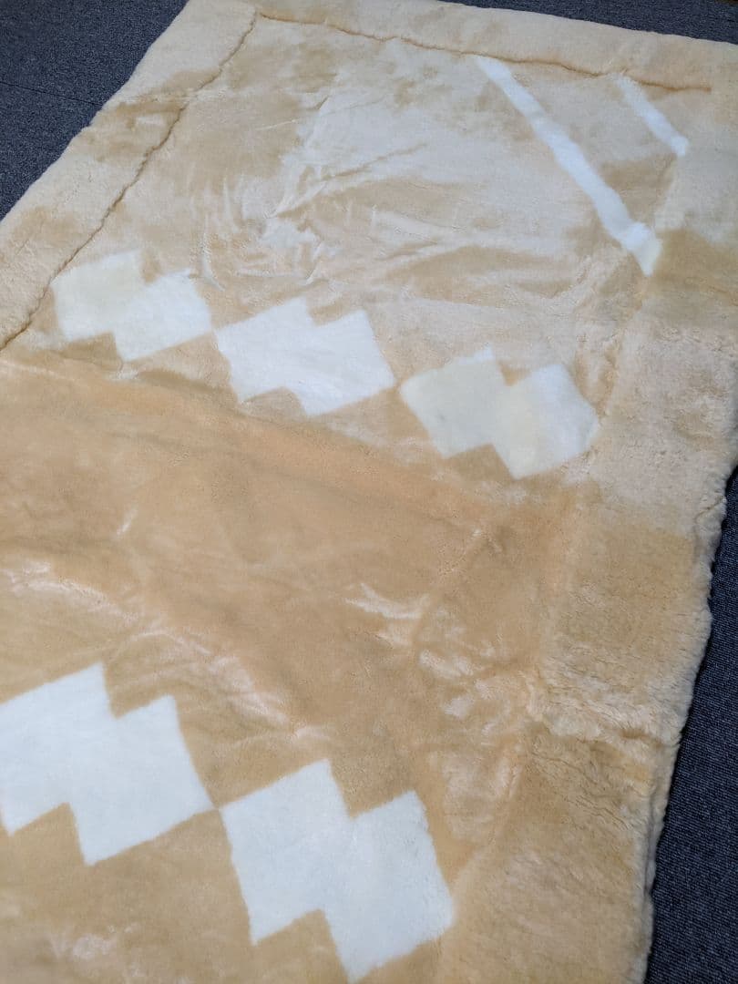 エクセルヒューマン　ムートンシーツ　美品