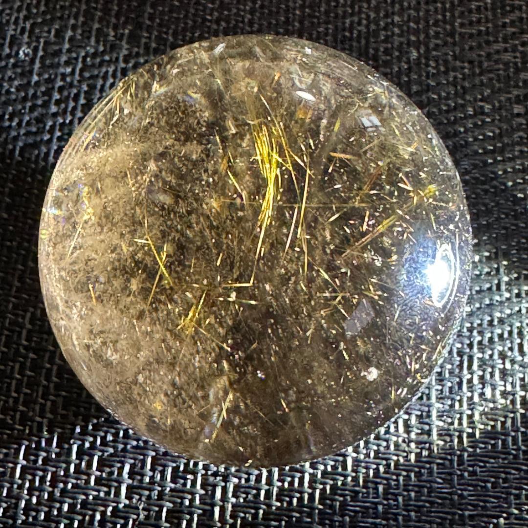 金運アップ◇ゴールドルチルクォーツ（虹入り）◇丸玉　約52.2㎜