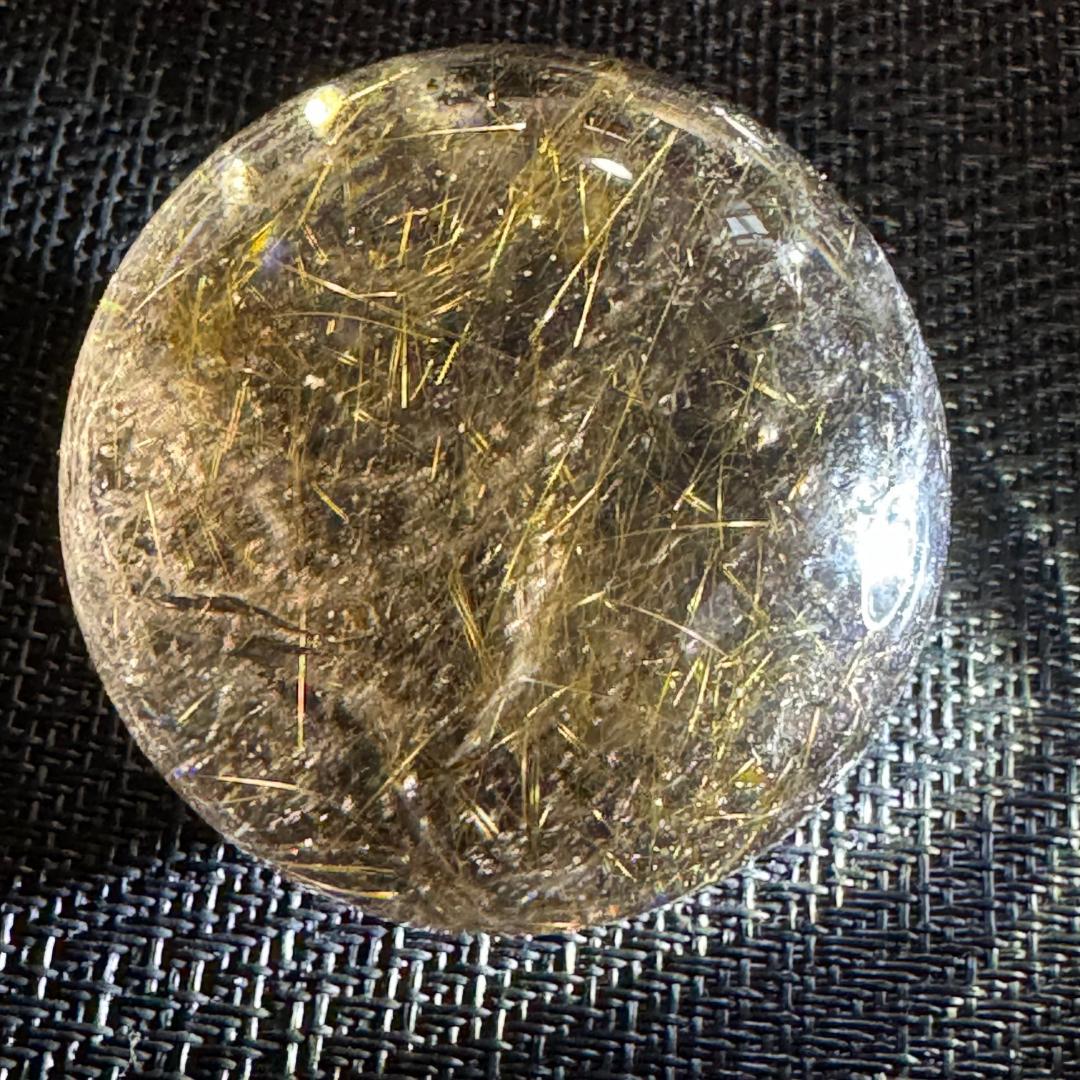 金運アップ◇ゴールドルチルクォーツ（虹入り）◇丸玉　約52.2㎜