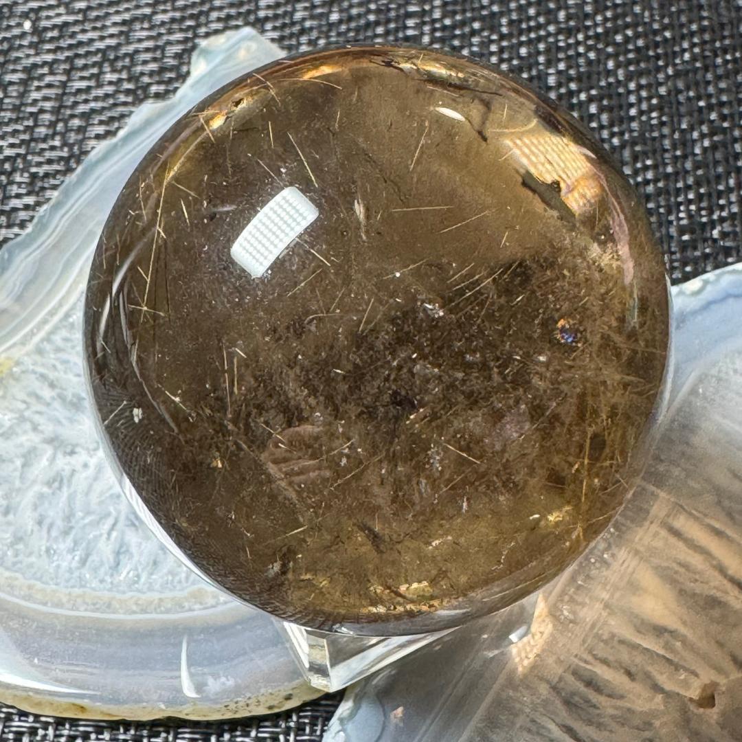 金運アップ◇ゴールドルチルクォーツ（虹入り）◇丸玉　約52.2㎜