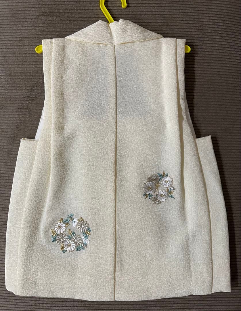 美品 ❤︎ 七五三　３歳　被布　女の子　クリーム色/アイボリー/白色