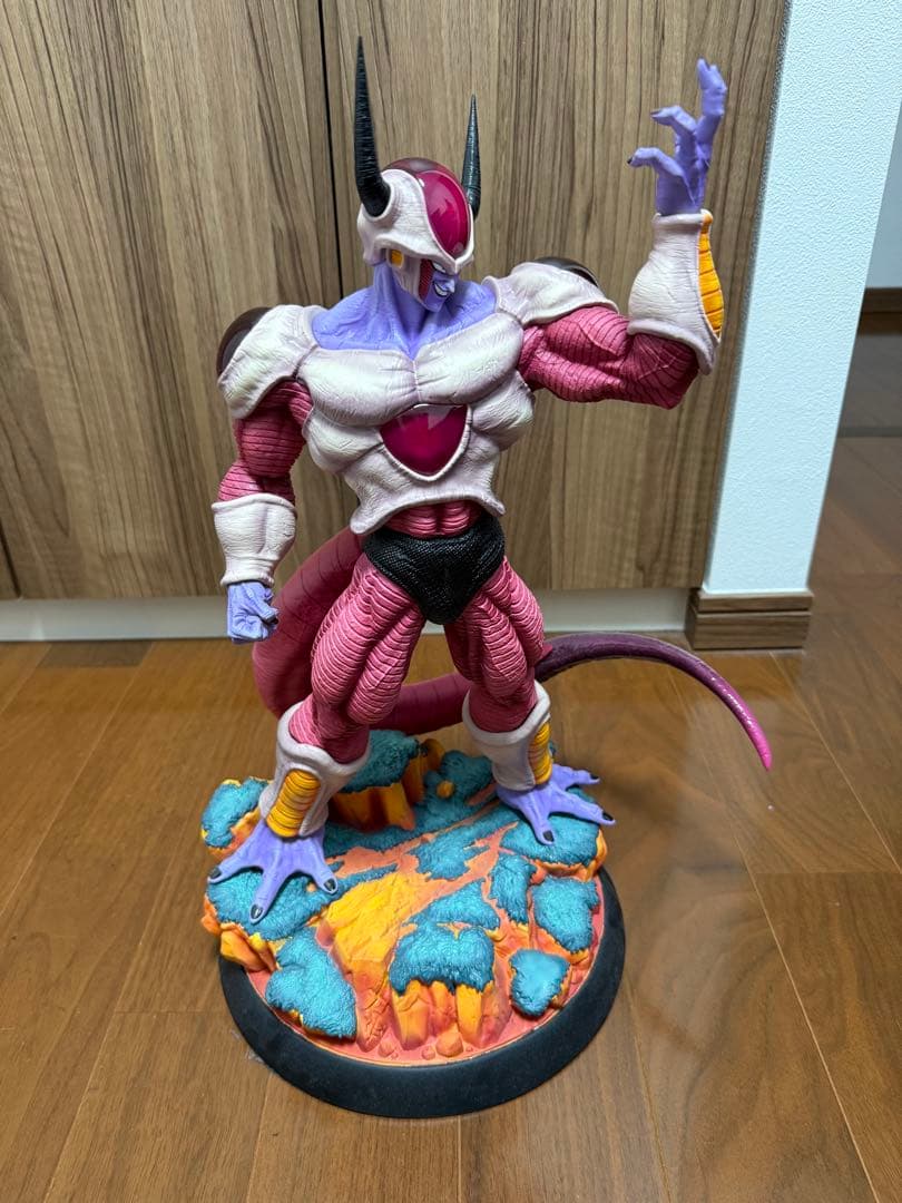 ホワイトホール スタジオ 第ニ形態フリーザ - メルカリ