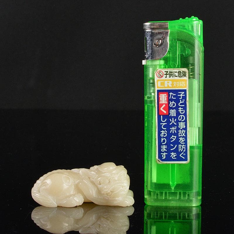 中国　玉石白玉彫刻　獅子　紙鎮　置物　C　R5388