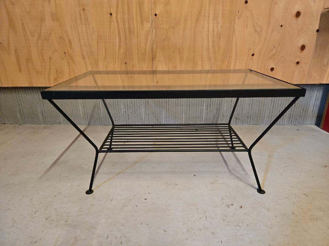 unicoのガラスとアイアンのローテーブル アンティーク インダストリアル