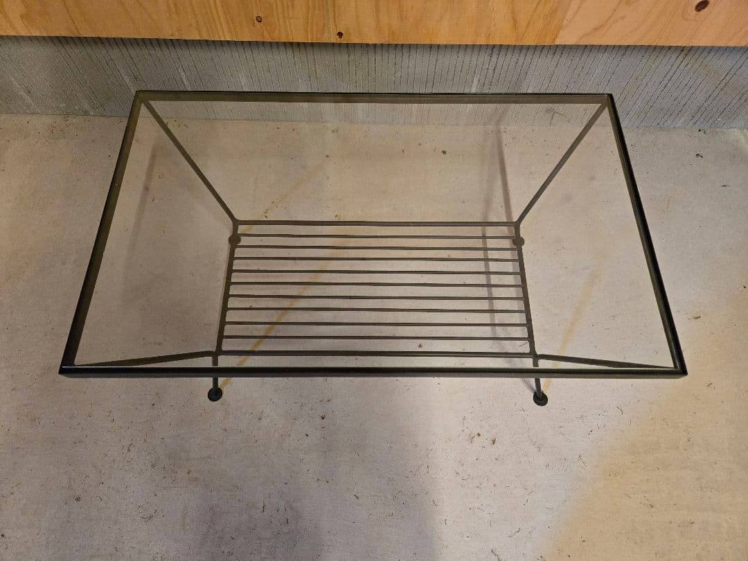 unicoのガラスとアイアンのローテーブル アンティーク インダストリアル