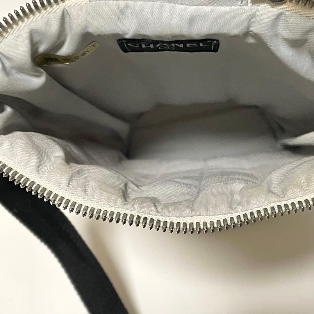 CHANEL ペットボトル入れ ボトルホルダー ココマーク CC アイボリー