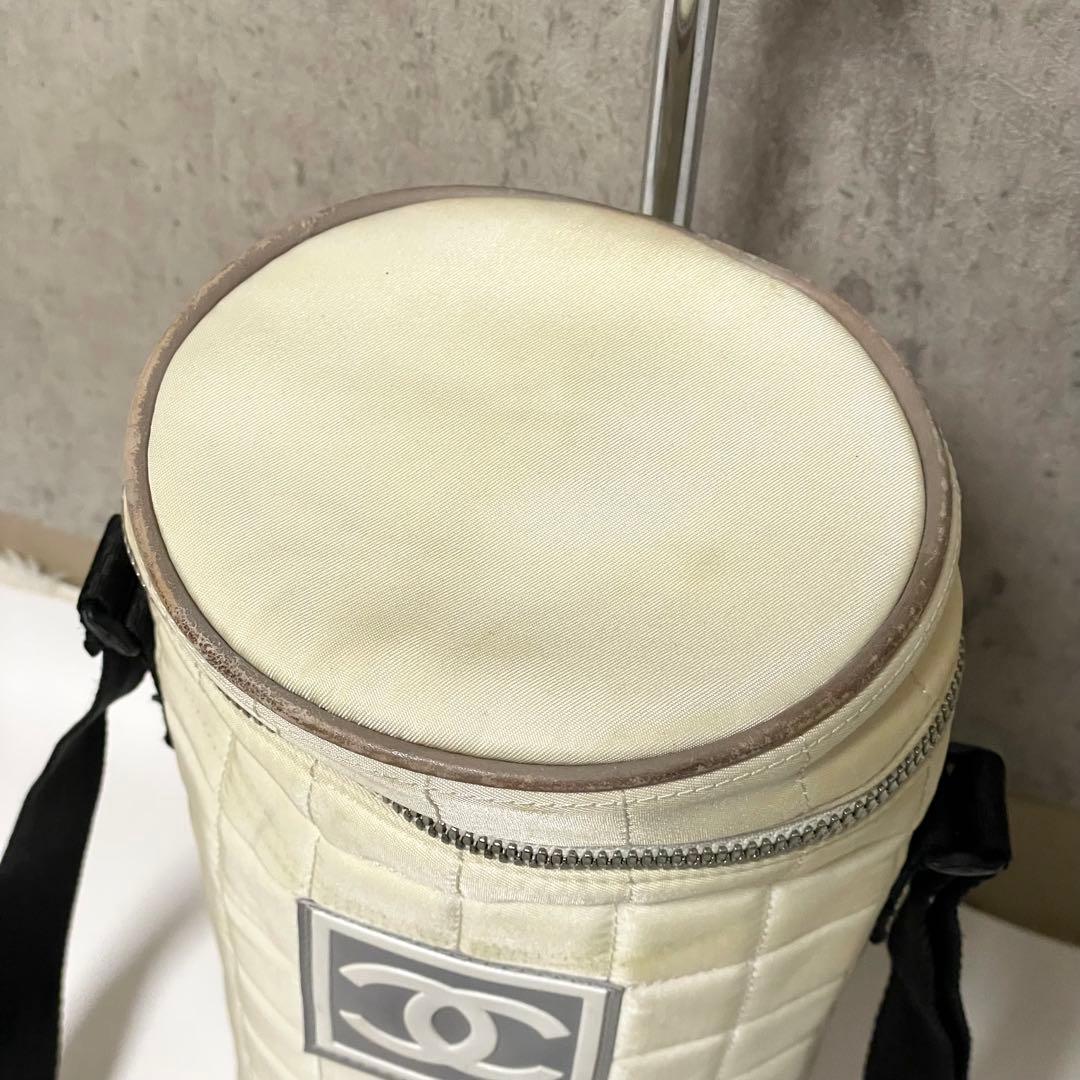 CHANEL ペットボトル入れ ボトルホルダー ココマーク CC アイボリー