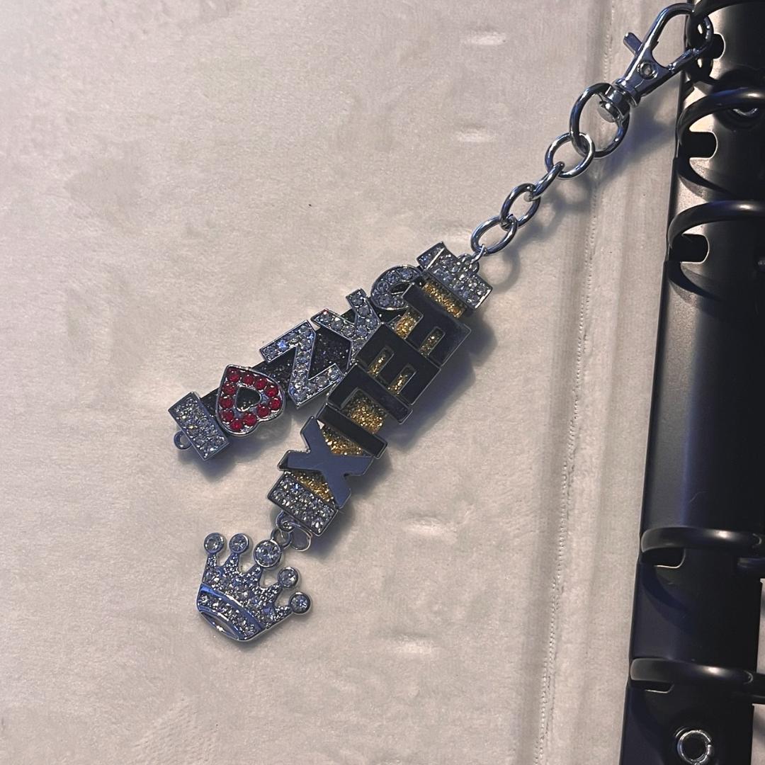 man　ネームタグキーホルダー　イニシャル　深澤辰哉　キーリング　推し