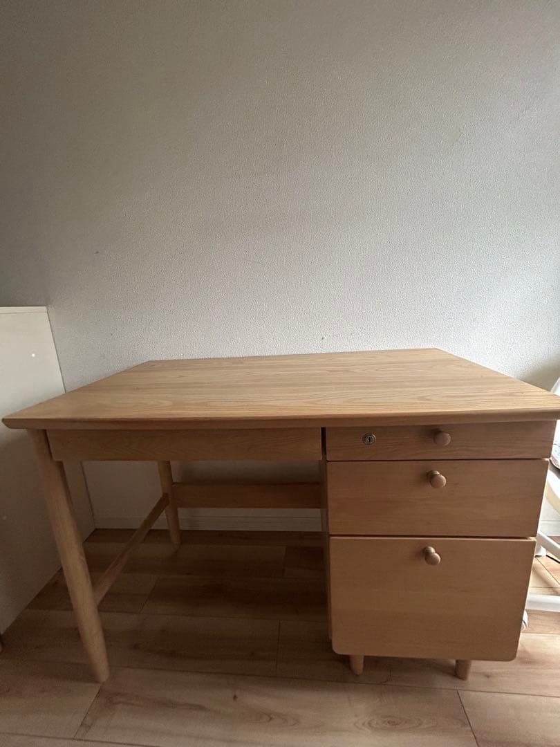 木製ナチュラルデザイン学習机　無垢材　ダーラナホース　北欧デザイン