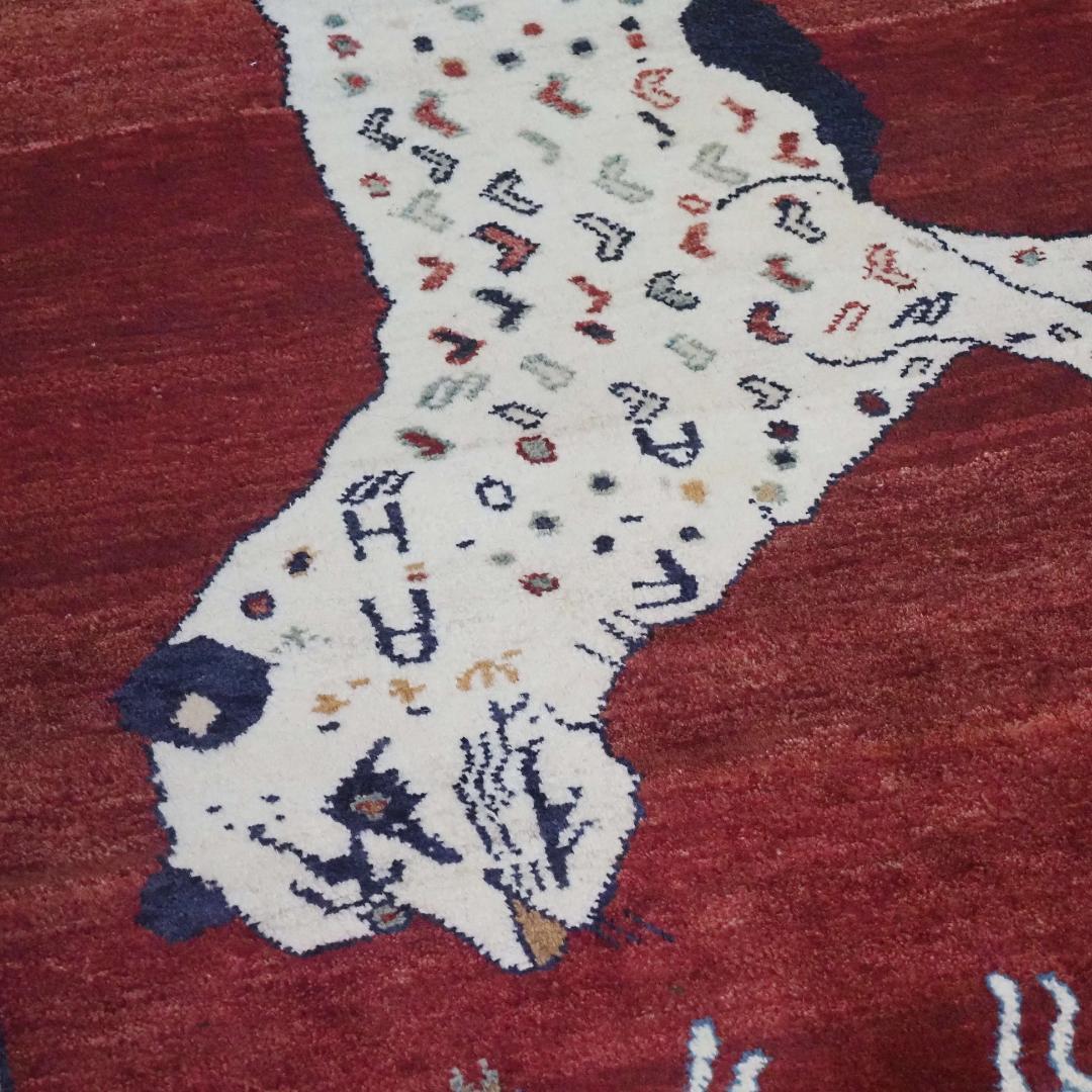 オールド・ギャッベ（ライオンと子鹿）ゾランヴァリ製　1.73×0.96ｍ