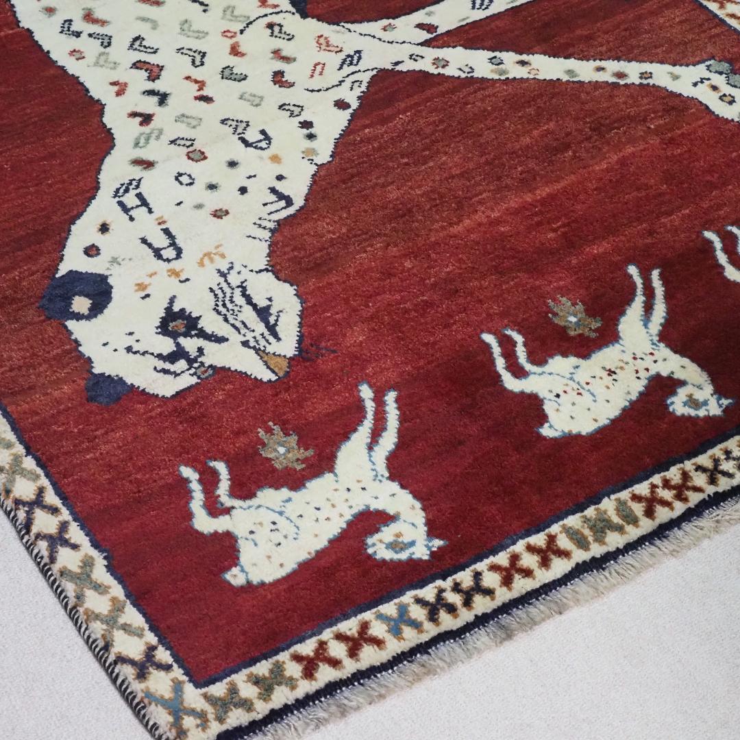 オールド・ギャッベ（ライオンと子鹿）ゾランヴァリ製　1.73×0.96ｍ