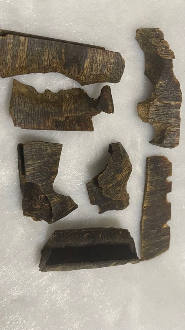 極上伽羅 沈香原木香木高ランク水沈み10グラム