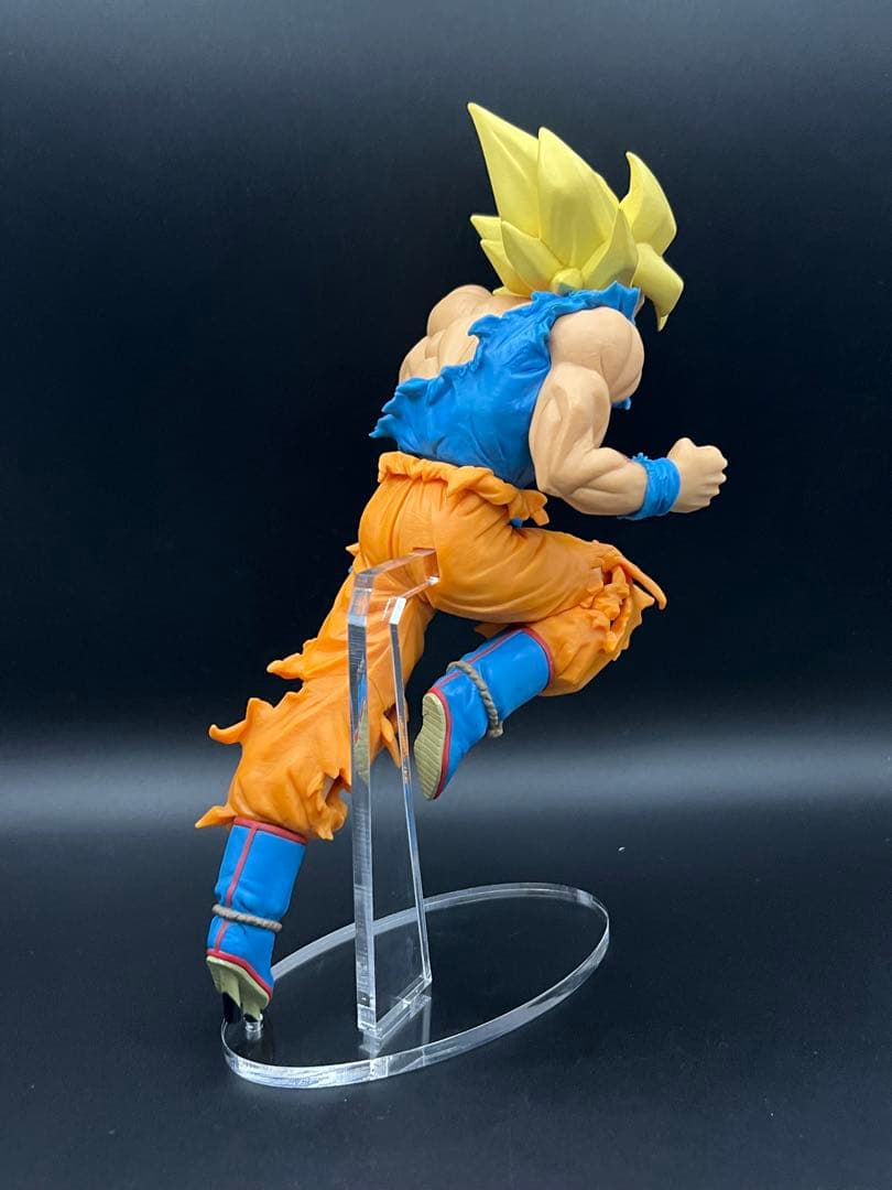 アクリル台座 ドラゴンボール ジャンプ50周年 孫悟空 - メルカリ