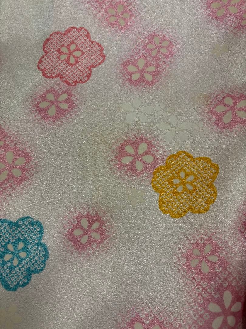 七五三　女の子　着物・被布セット　白地に桜　パステル　鹿子　うさぎ飾り