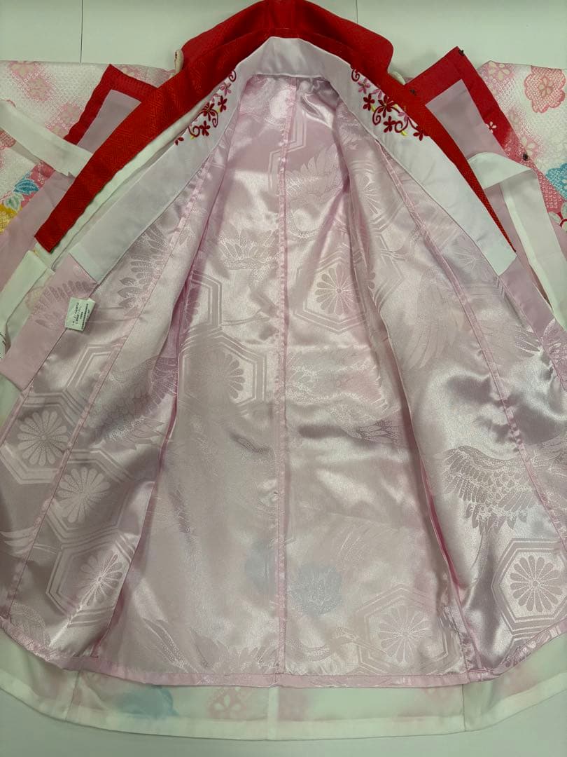 七五三　女の子　着物・被布セット　白地に桜　パステル　鹿子　うさぎ飾り