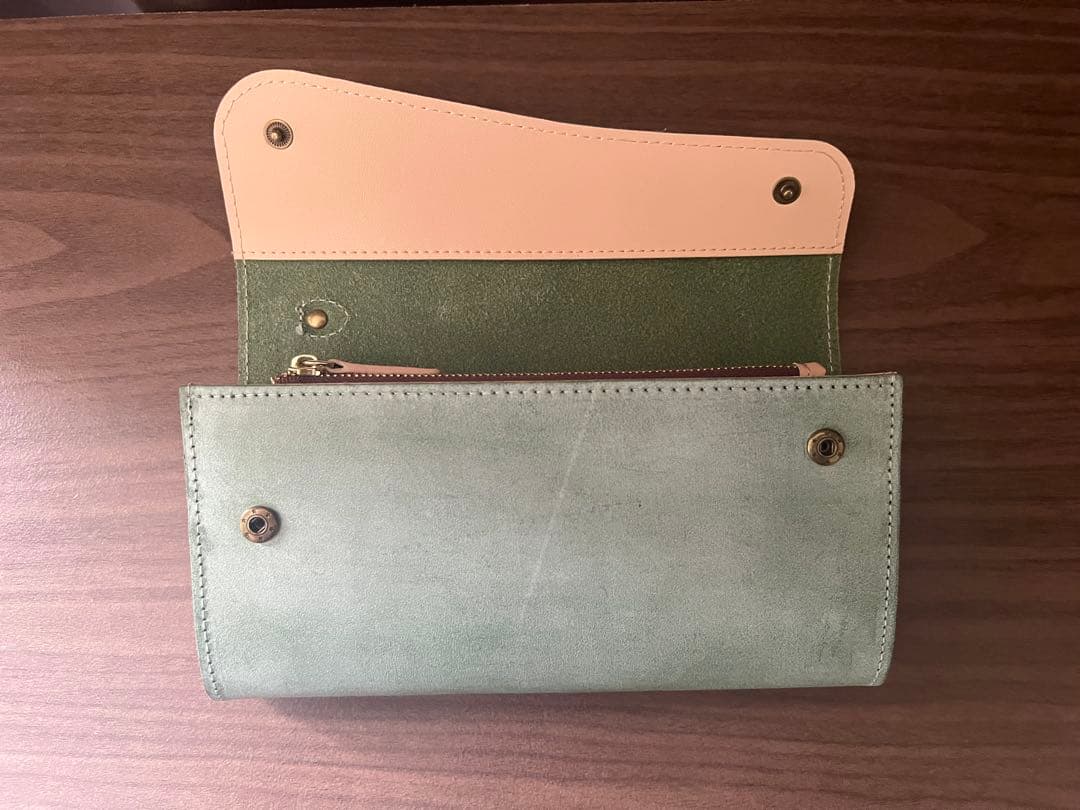 ブライドルレザー　長財布　ヌメ革　グリーン系　牛革　ロングウォレット　レザー