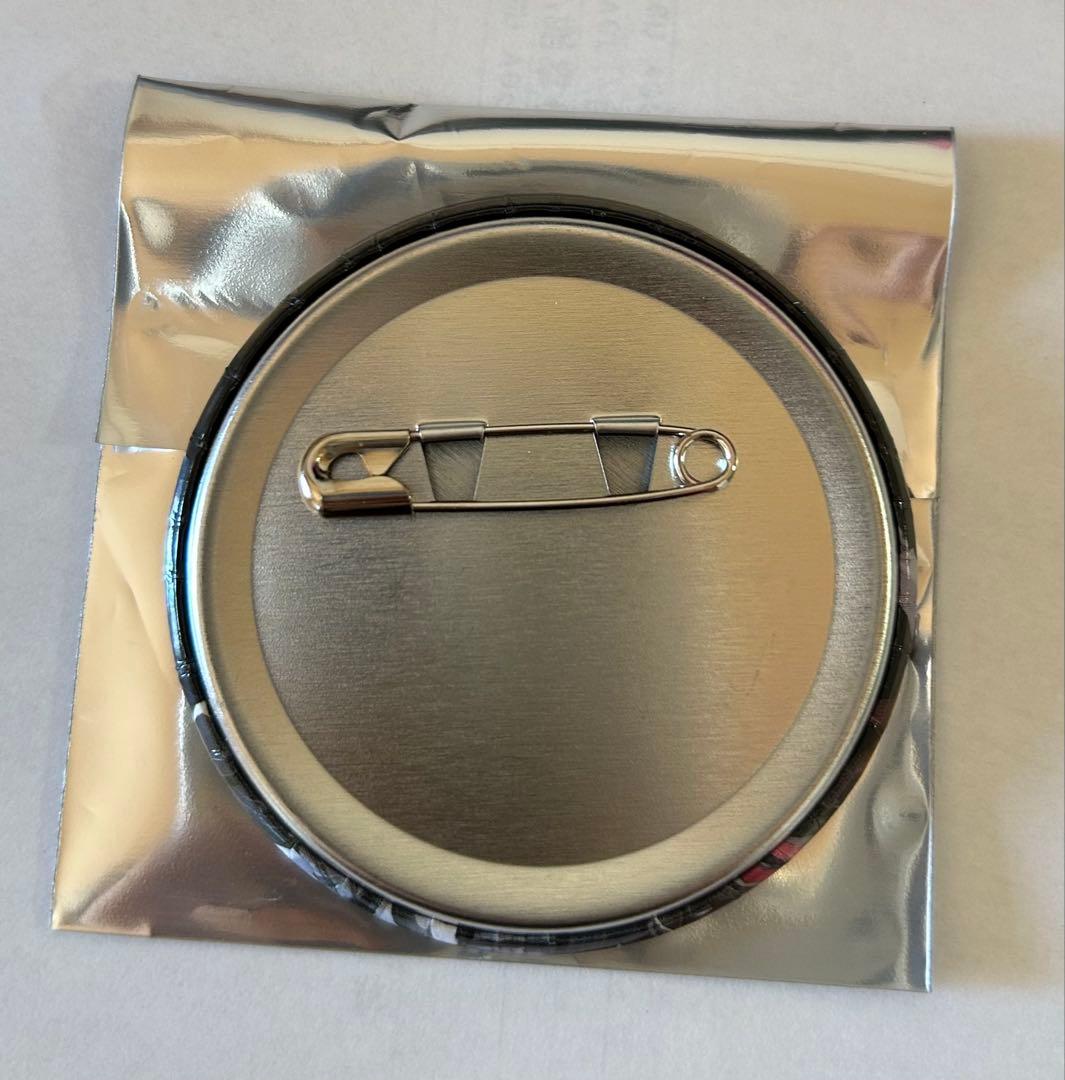 めておら ハロウィングッズ メルト サイン入り 缶バッジ メルト・ダ