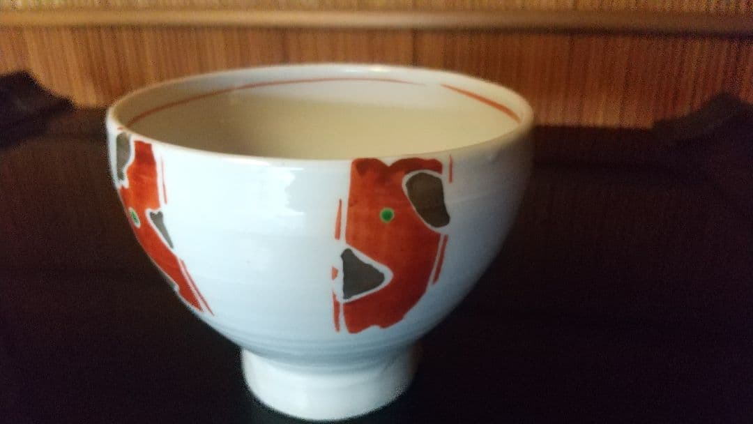 備前　金重有邦　粉引茶碗　朱に金　銀にも　ポツッと碧！ 小ぶりで　とても可愛い