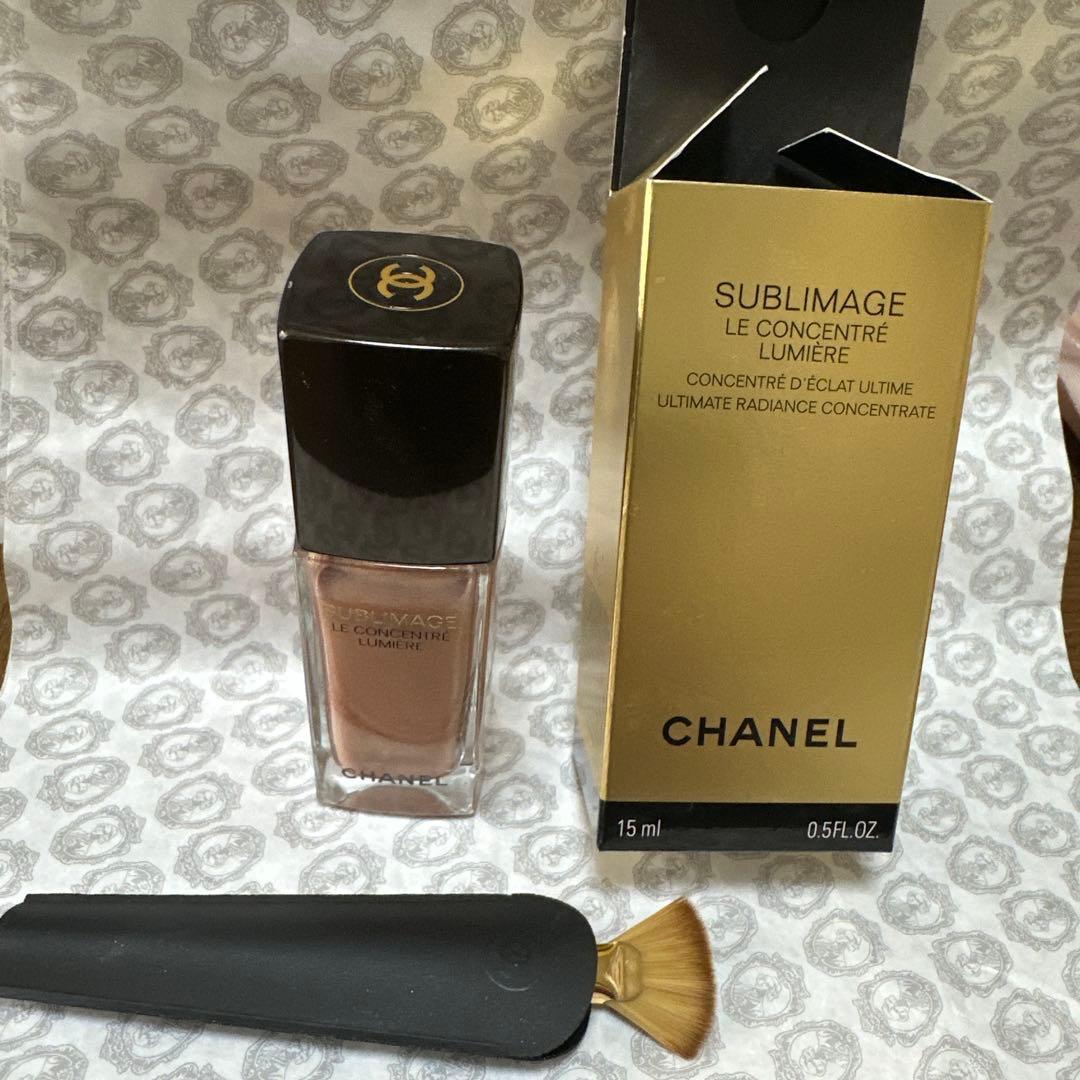 CHANELサブリマージュル　コンサントレ　ルミエール
