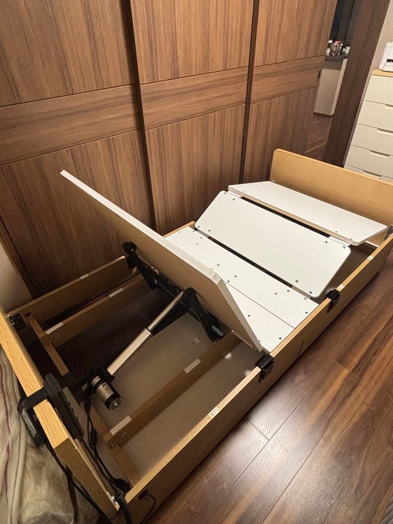 シングルベッド引き出し付き　電動　マットレス付き