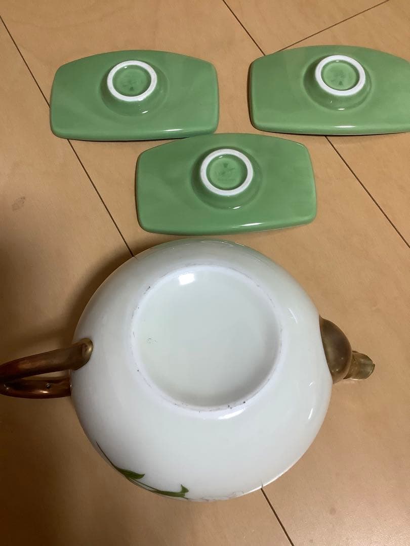 君島一郎　有田焼き・希少未使用茶器百合柄・4点set