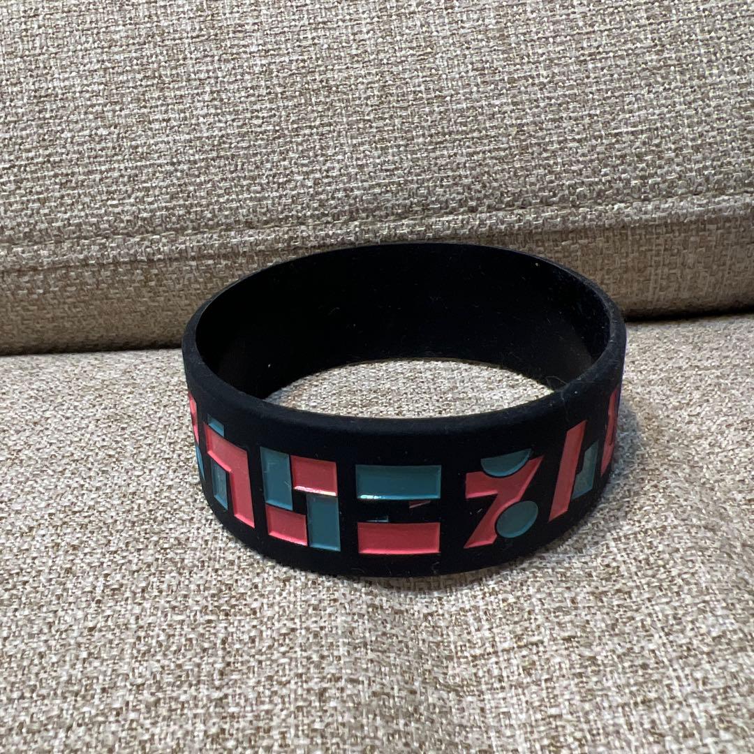 マカロニえんぴつ ラバーバンドセット（青・黒・ピンク・水色） - メルカリ