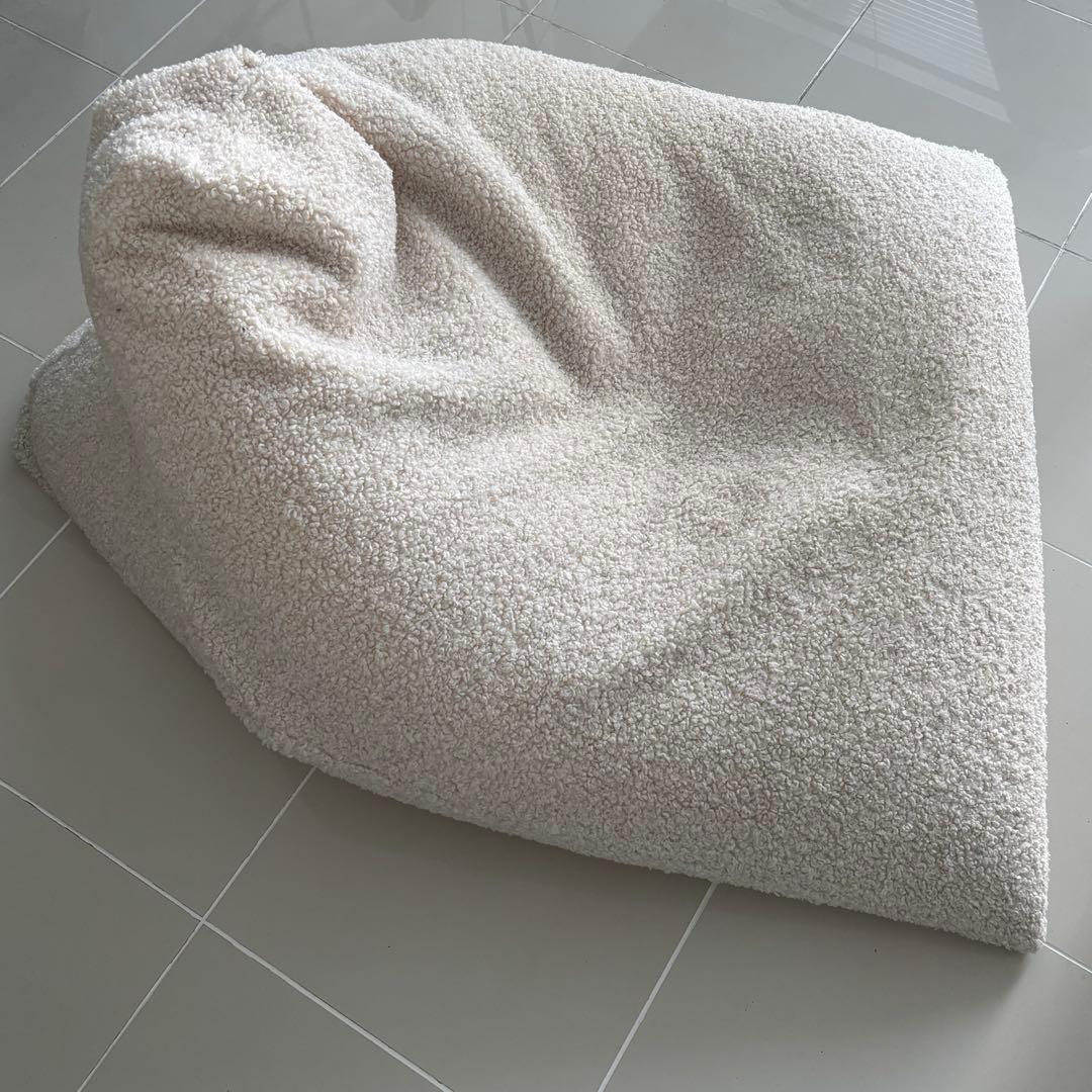 フェイクムートンプフクッション　アイボリー