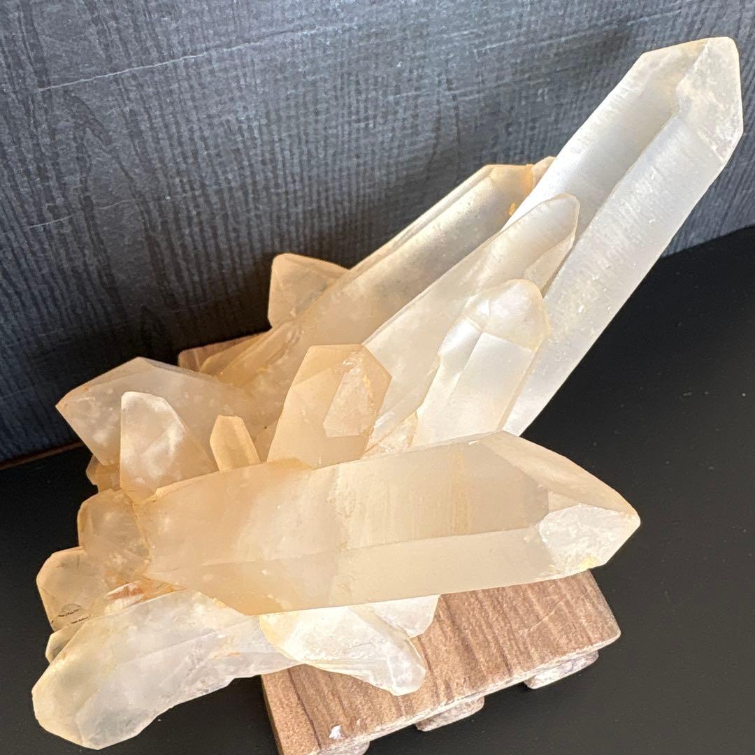 ❗️買い得❤️底岩無し　0.5kg 形良く　はいパワー　極みの逸品　クラスター　水晶