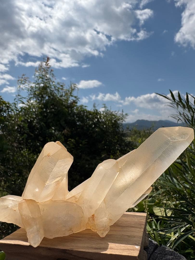 ❗️買い得❤️底岩無し　0.5kg 形良く　はいパワー　極みの逸品　クラスター　水晶