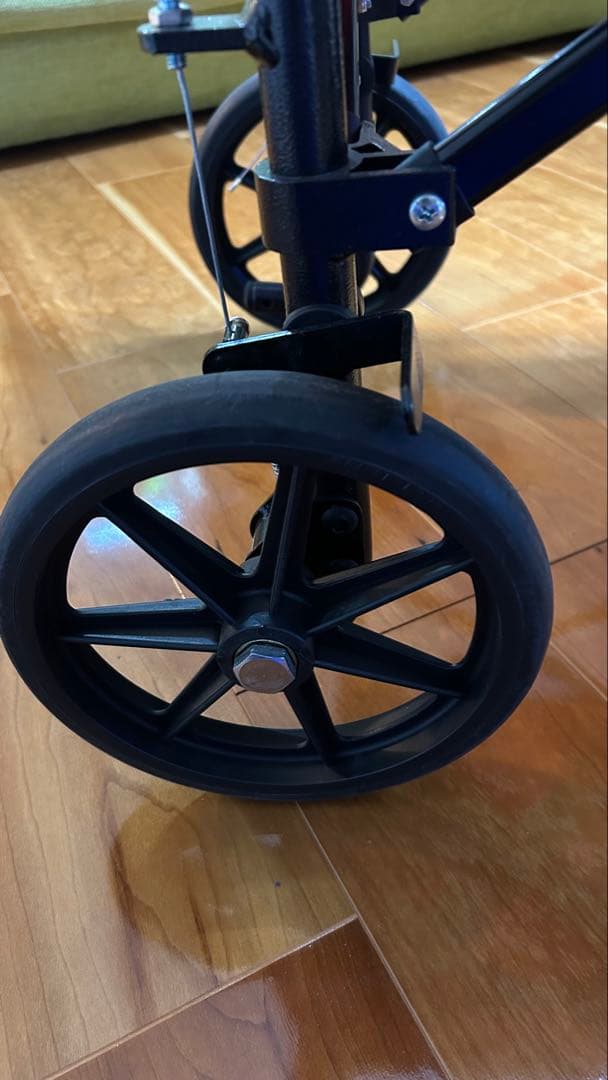 値下げ‼️折りたたみ車椅子　ハンディライト（ユーキトレーディング）