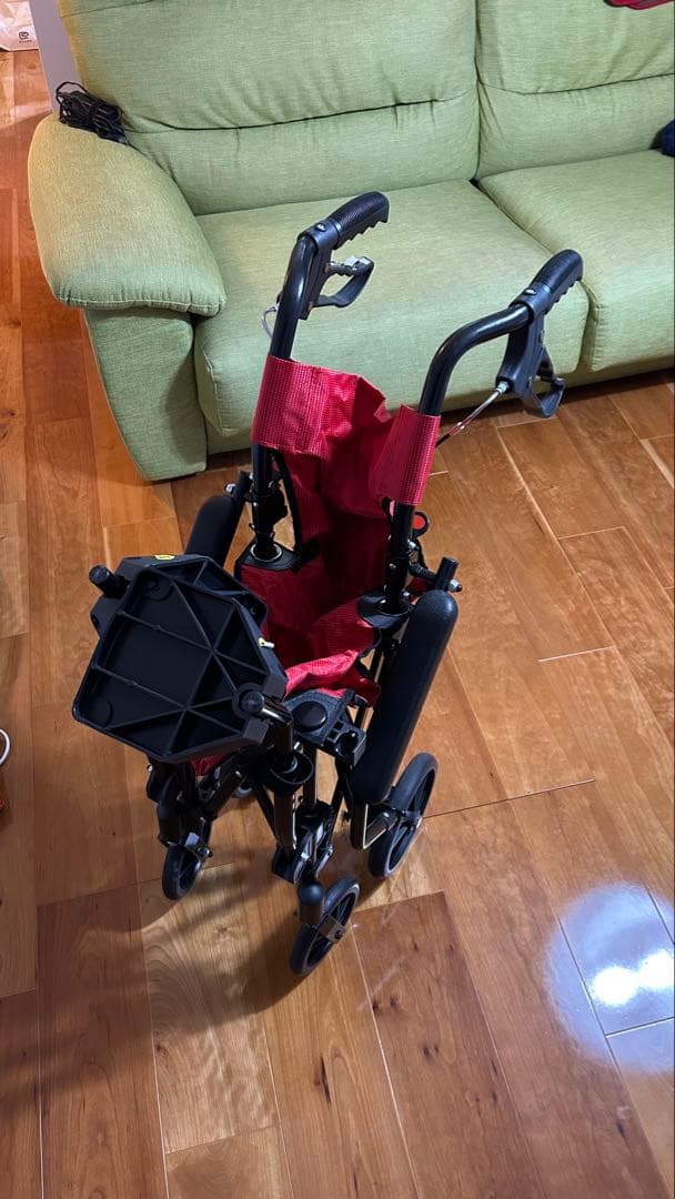 値下げ‼️折りたたみ車椅子　ハンディライト（ユーキトレーディング）