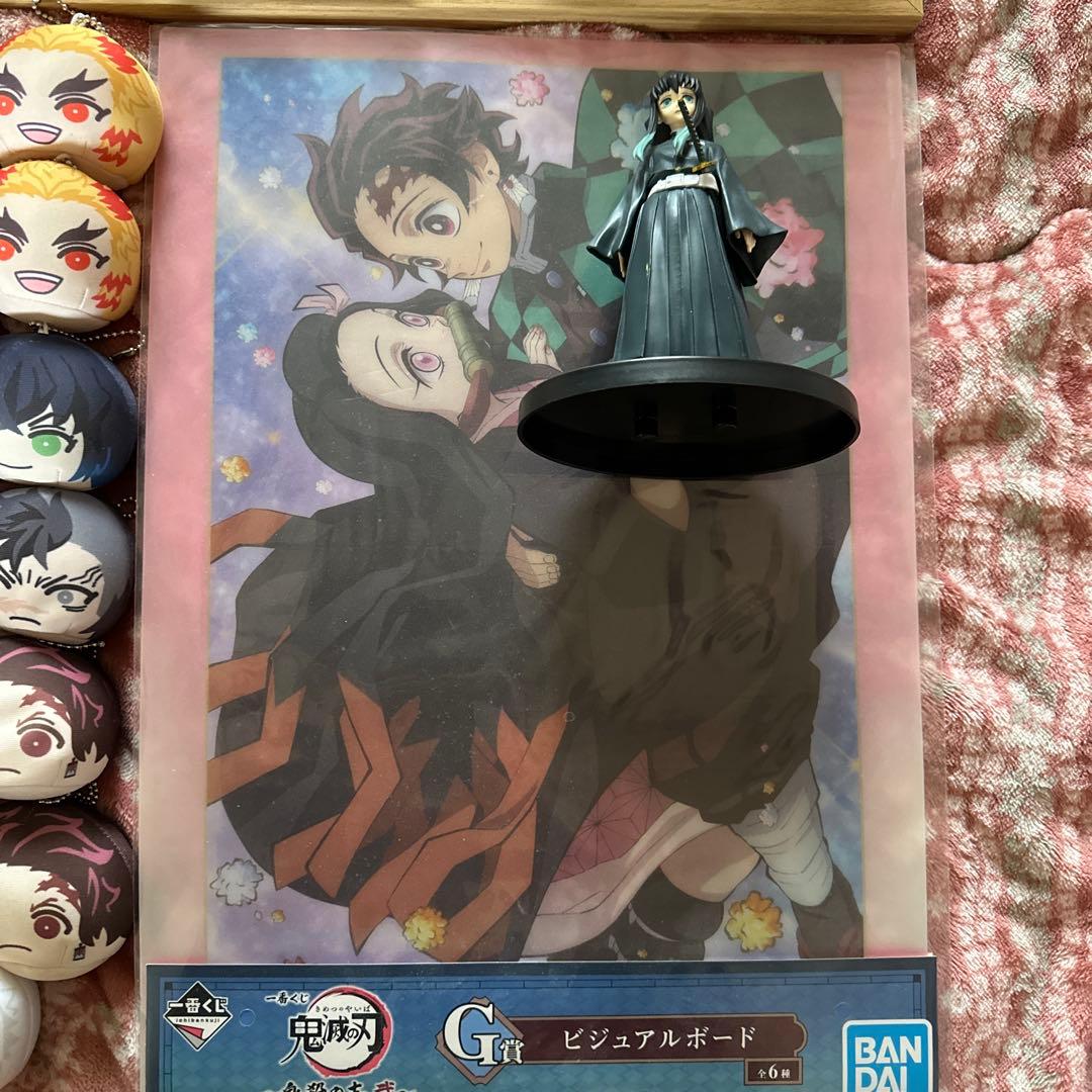 鬼滅の刃 缶バッジ ラバスト等約500点まとめ売り