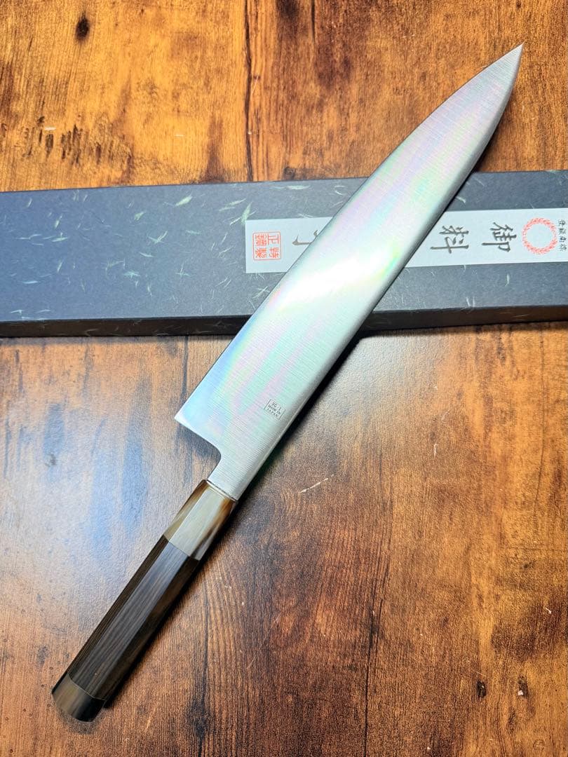 義弘作　和牛刀　包丁　9寸 VG-1鋼 全鋼　山脇刃物製作所　縞黒檀水牛八角柄