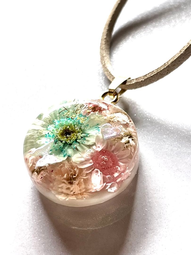 A255 マトリカリア レジンネックレス - メルカリ