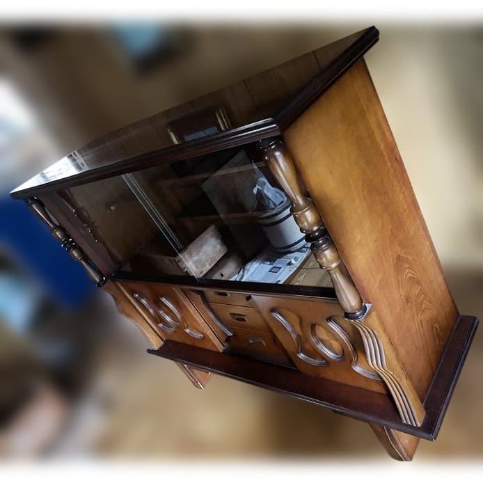 サイドボード　飾り棚　食器棚　木製　茶色　ブラウン　昭和レトロ　レトロ