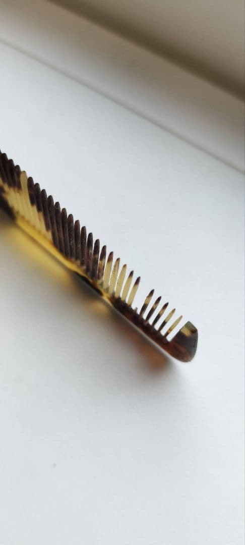 理容櫛　マル作　本鼈甲仕上げ櫛　欠けあり
